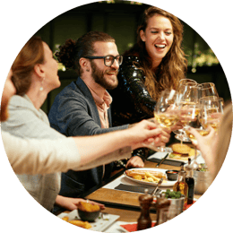 dinner_AdobeStock_302000253